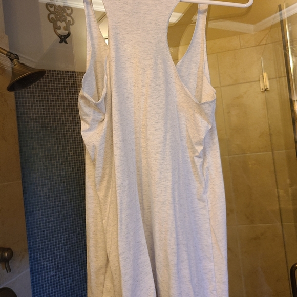 Gray tank - Picture 3 of 4